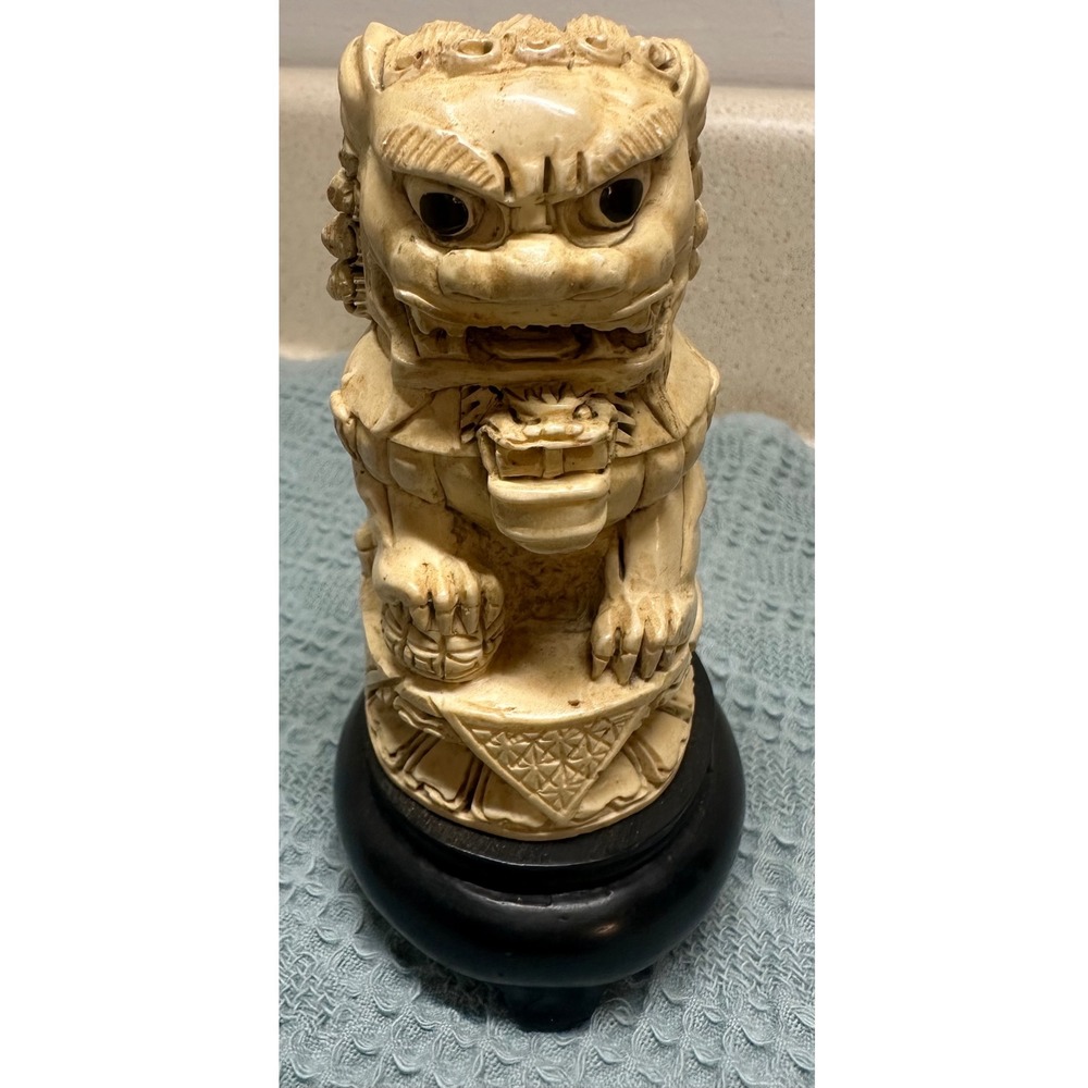 Vintage Carved‎ Foo Dog Lions Pair Ivory Color On Black Wood Stands - Picture 8 of 12